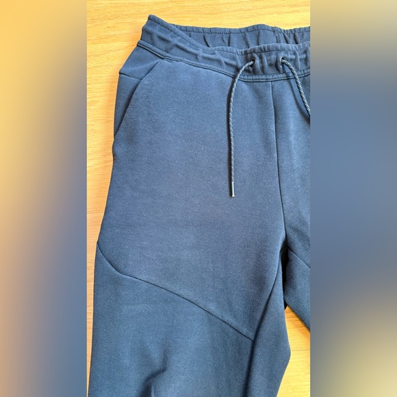 Nike Sportswear Tech Fleece Mens Small Black Joggers Zip Pocket CU4495-010 - Picture 3 of 16